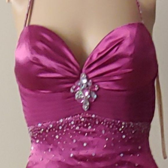 NWT Gorgeous Joli Prom Evening Gown in Magenta - Picture 4 of 4